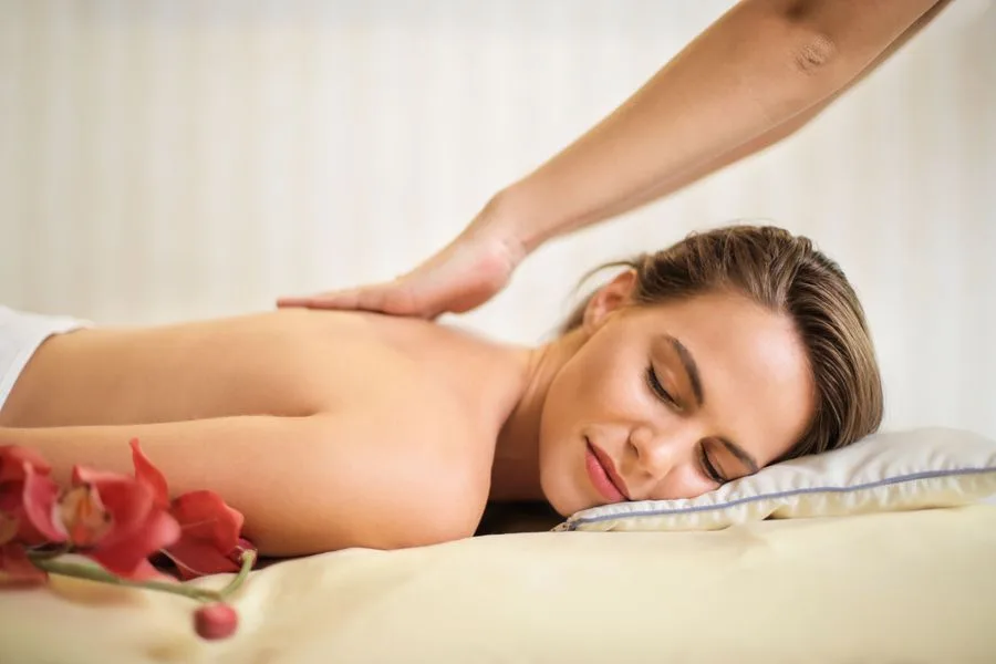Opuštajuća relax masaža u LUNÈA salonu